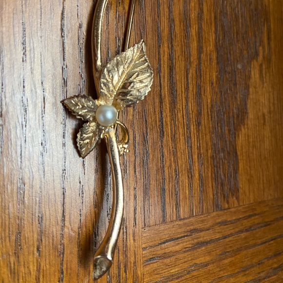 Vintage Single Rose 🌹 Stemmed Brooch - Picture 3 of 6